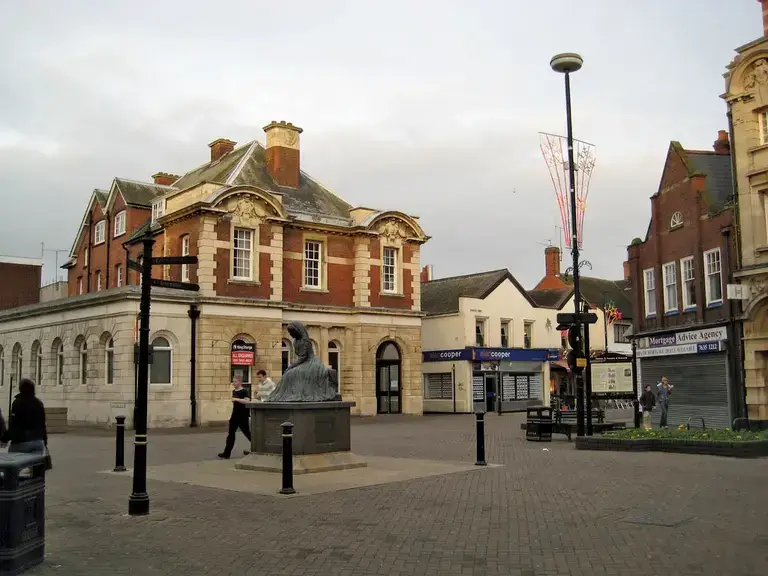 George Eliot statue in Nuneaton where we operate our "Man with a Van" service